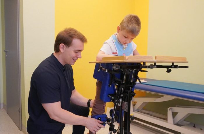 Проприоцептивная коррекция позы стоя: подбор и адаптация технических средств реабилитации